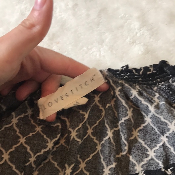 Black Patterned Top - Picture 4 of 4